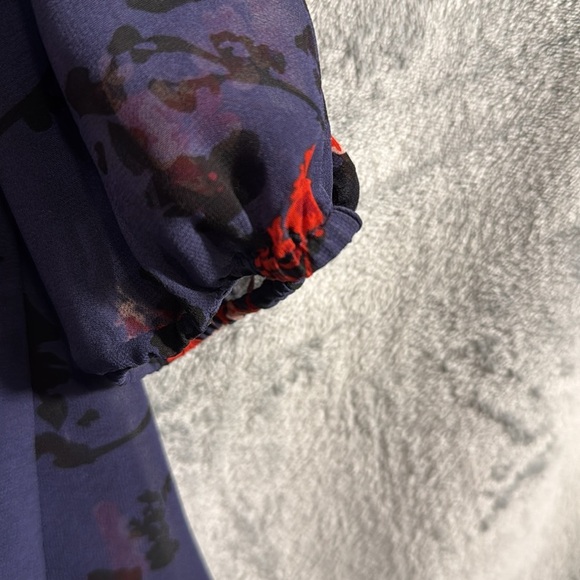 Guess blouse women’s xl Floral‎ Navy and Red Women's Top lightweight semi sheer - Picture 5 of 11